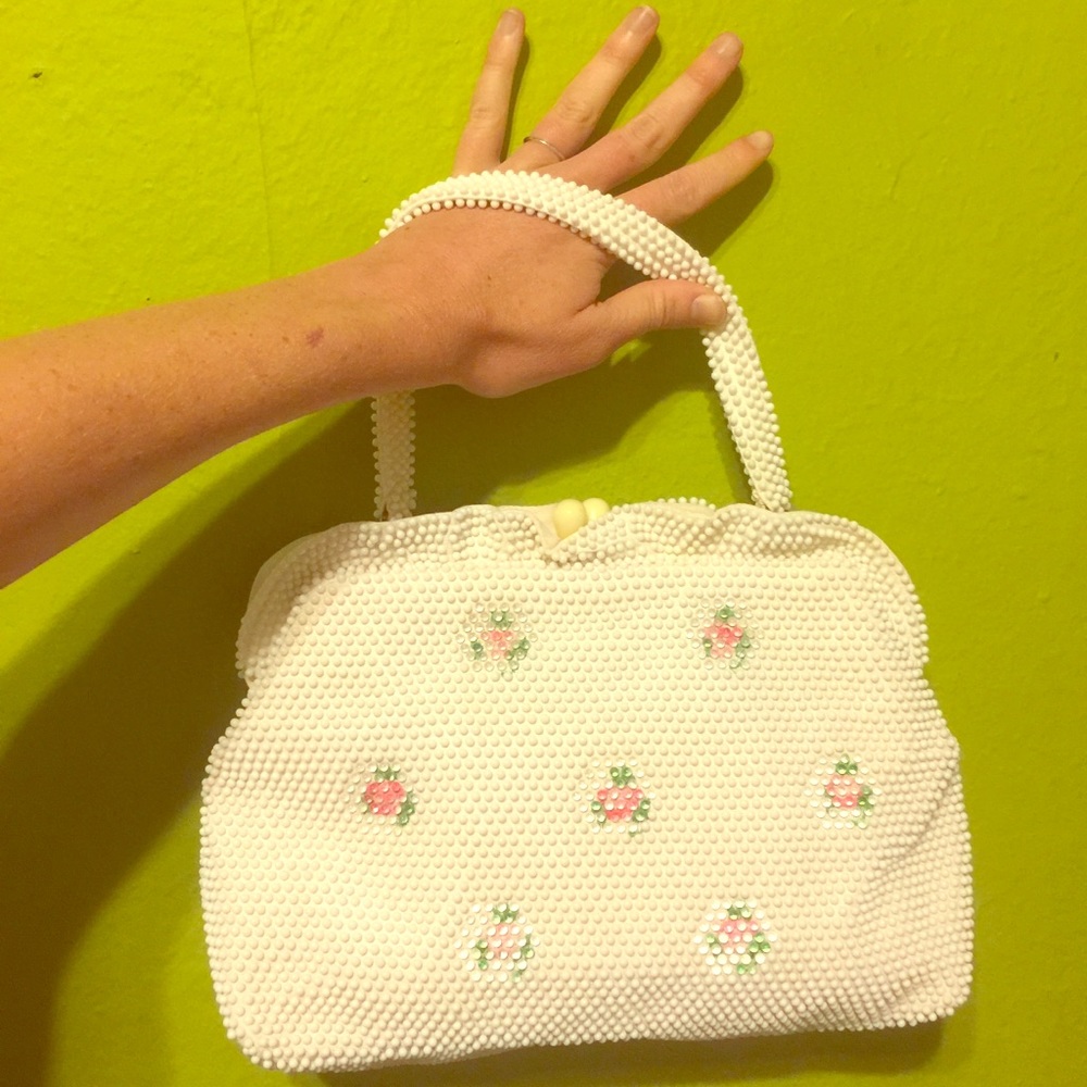 Vintage White Clamshell Purse